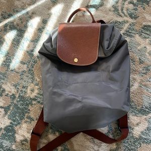 Longchamp pliage backpack in beautiful grey